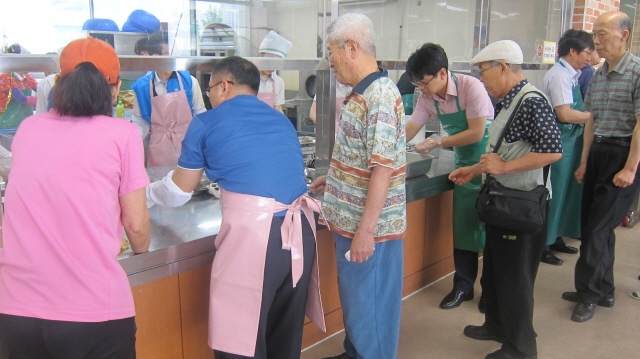 2013.06.14 경로식당 급식자원봉사(국민은행, 한국주택금융공사)